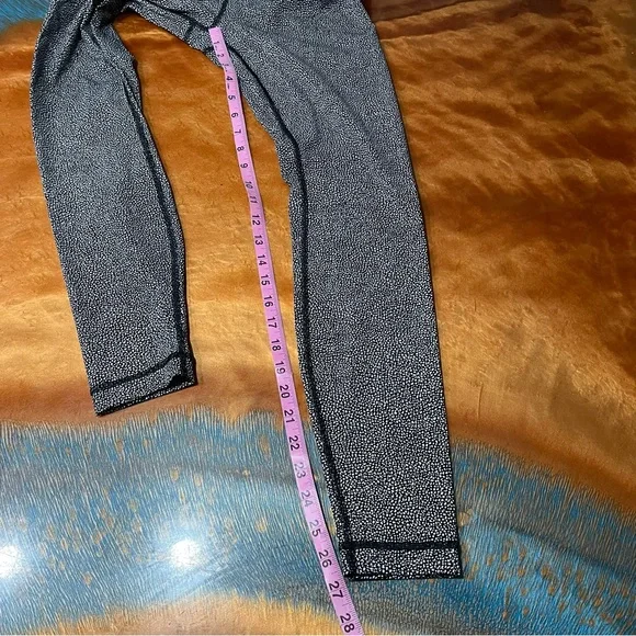 Lululemon Fast and Free high rise Leggings size 6 patterned - Picture 6 of 10